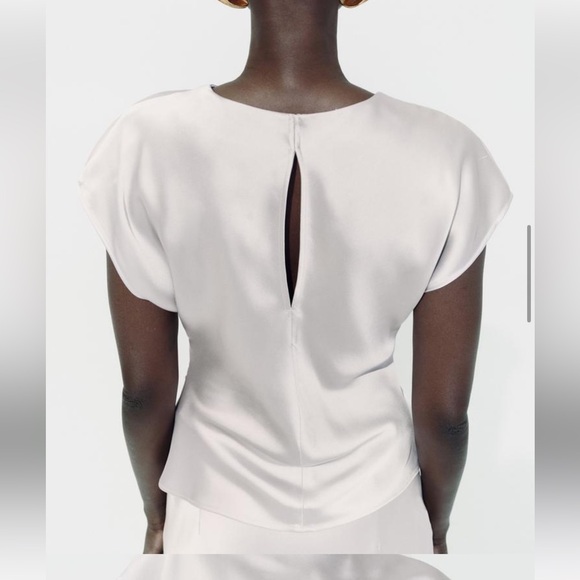 New with tags beautiful satin top - Picture 3 of 7